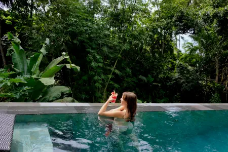 Floating Meal